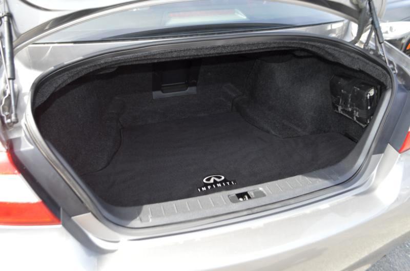 Infiniti M M37x 2011