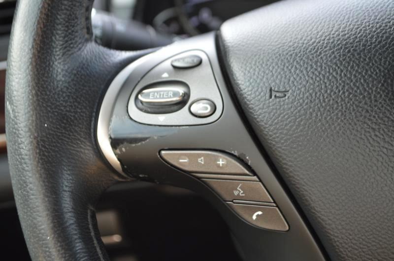 Infiniti M M37x 2011