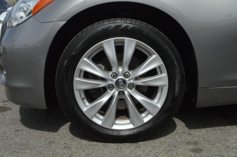 Infiniti M M37x 2011