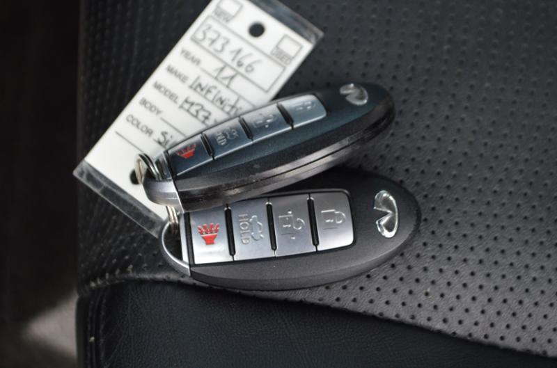 Infiniti M M37x 2011