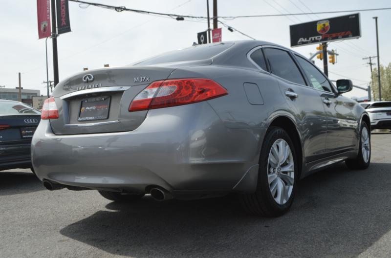 Infiniti M M37x 2011