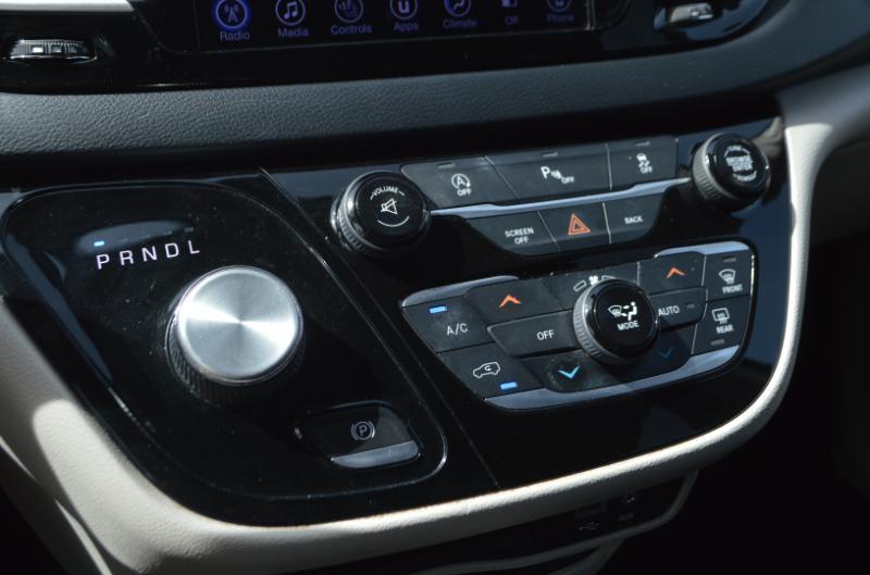 Chrysler Pacifica Touring-L 2017