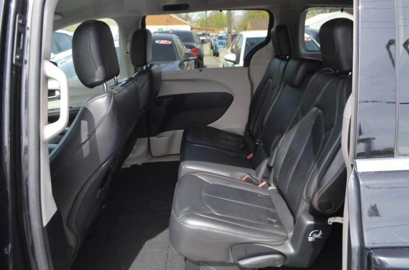 Chrysler Pacifica Touring-L 2017