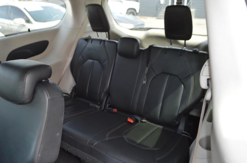 Chrysler Pacifica Touring-L 2017