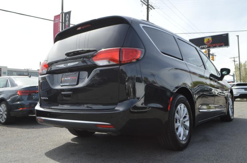 Chrysler Pacifica Touring-L 2017