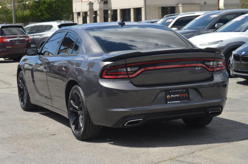 Dodge Charger SXT 2017
