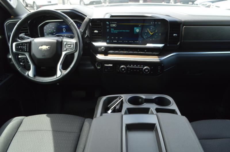 Chevrolet Silverado 1500 LT Crew Cab 4WD 2023