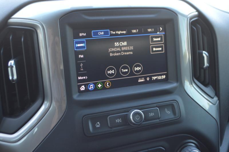 Chevrolet Silverado 1500 Custom Double Cab 4WD 2021