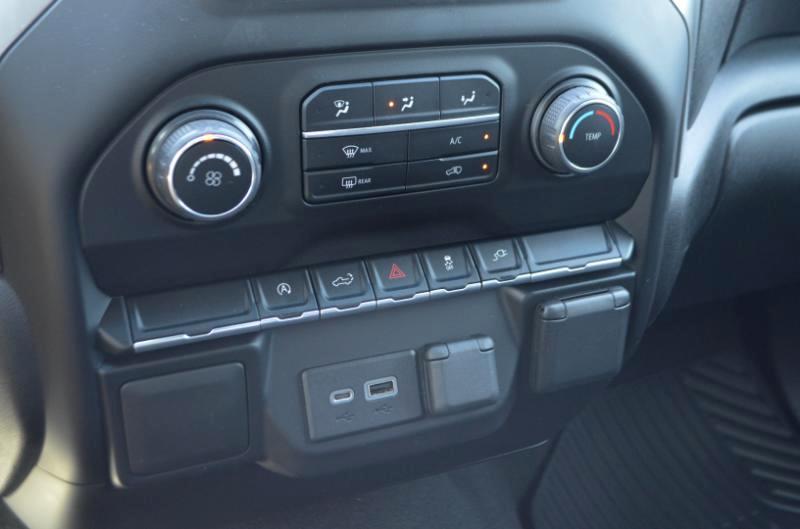 Chevrolet Silverado 1500 Custom Double Cab 4WD 2021