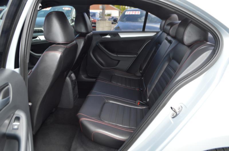Volkswagen Jetta 2.0T GLI 2013