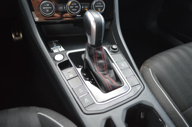 Volkswagen Jetta GLI S 7A 2020