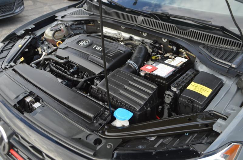 Volkswagen Jetta GLI S 7A 2020