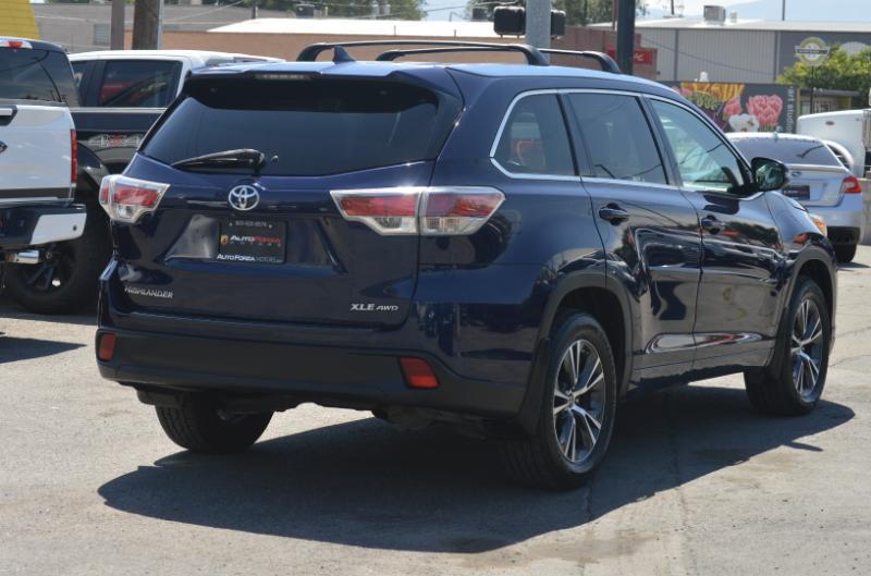 Toyota Highlander XLE AWD V6 2016