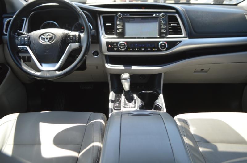 Toyota Highlander XLE AWD V6 2016