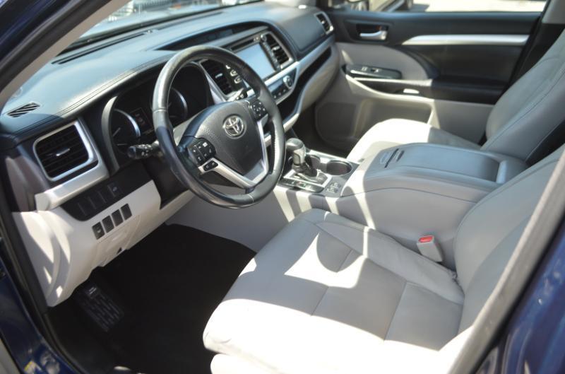 Toyota Highlander XLE AWD V6 2016