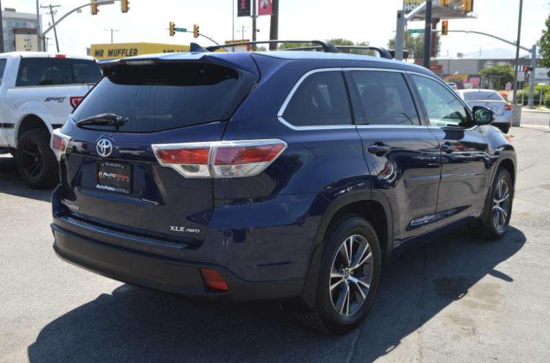 Toyota Highlander XLE AWD V6 2016