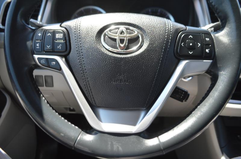 Toyota Highlander XLE AWD V6 2016