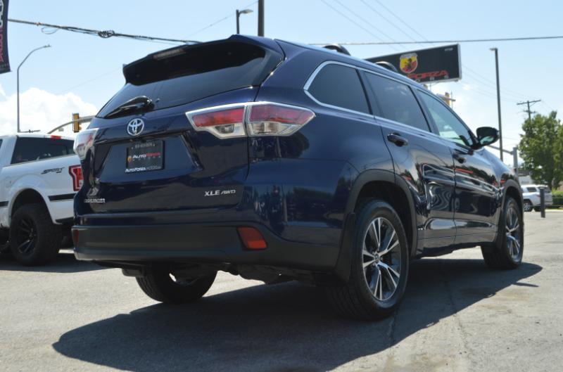 Toyota Highlander XLE AWD V6 2016