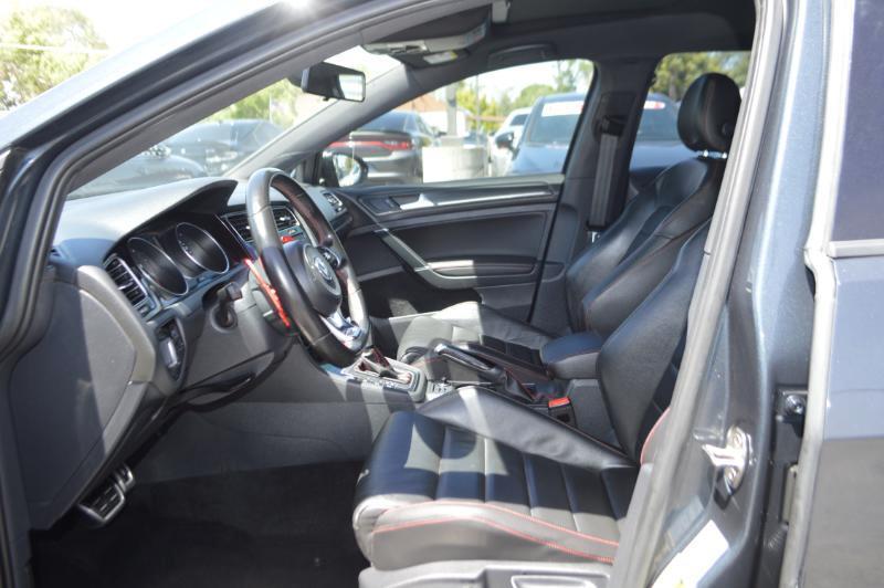 Volkswagen Golf GTI SE 2020