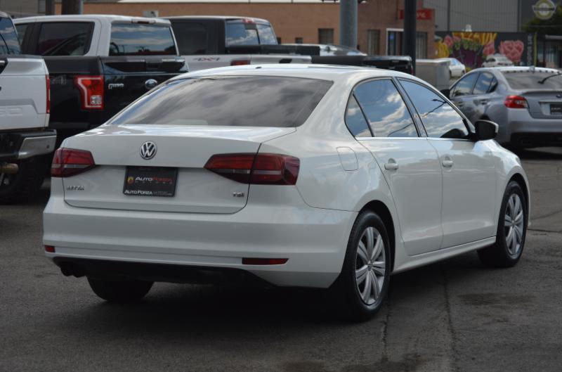 Volkswagen Jetta  2017