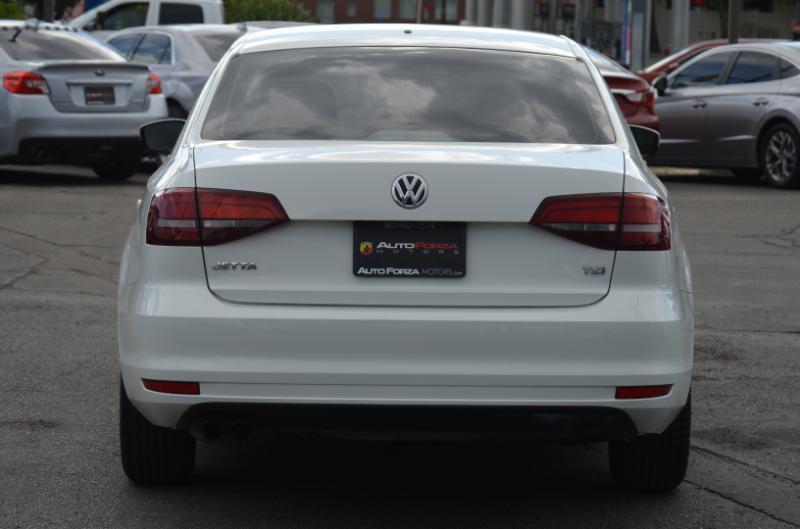 Volkswagen Jetta  2017