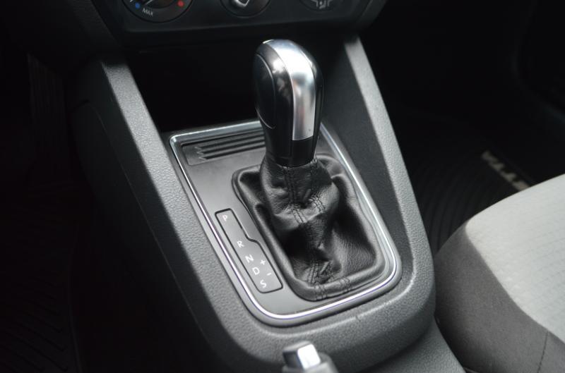 Volkswagen Jetta  2017
