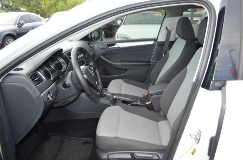 Volkswagen Jetta  2017