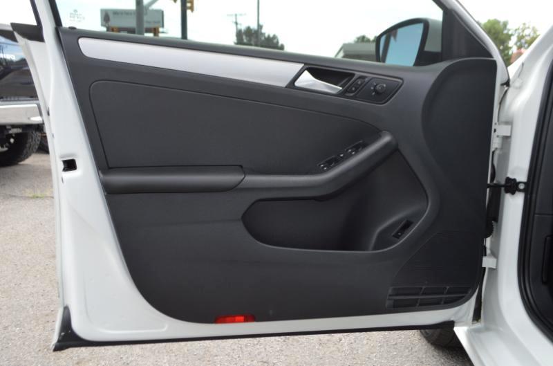 Volkswagen Jetta  2017