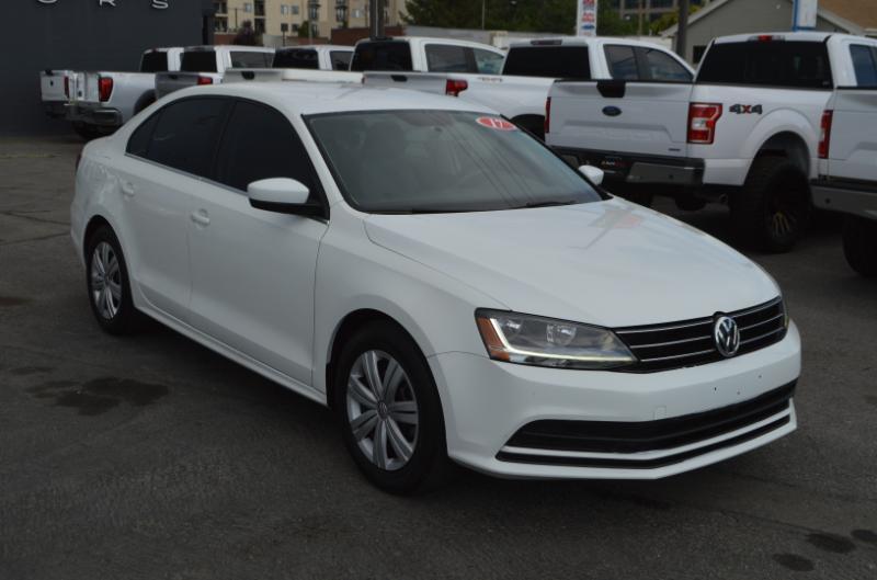 Volkswagen Jetta  2017