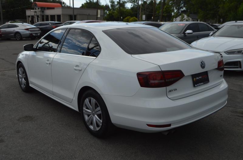 Volkswagen Jetta  2017