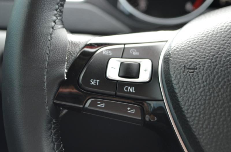 Volkswagen Jetta  2017