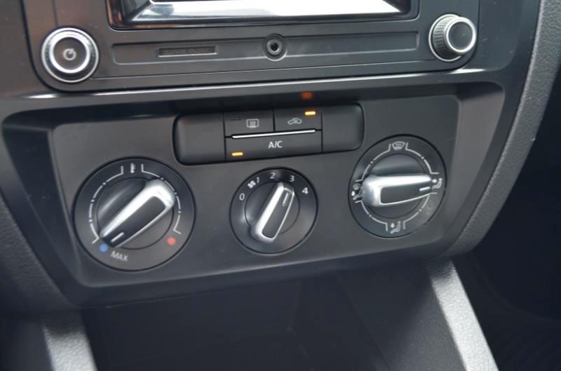 Volkswagen Jetta  2017
