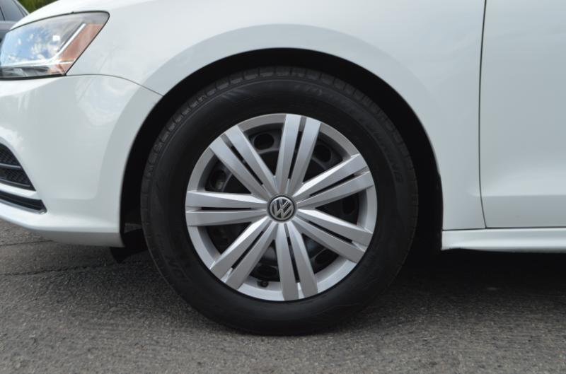 Volkswagen Jetta  2017