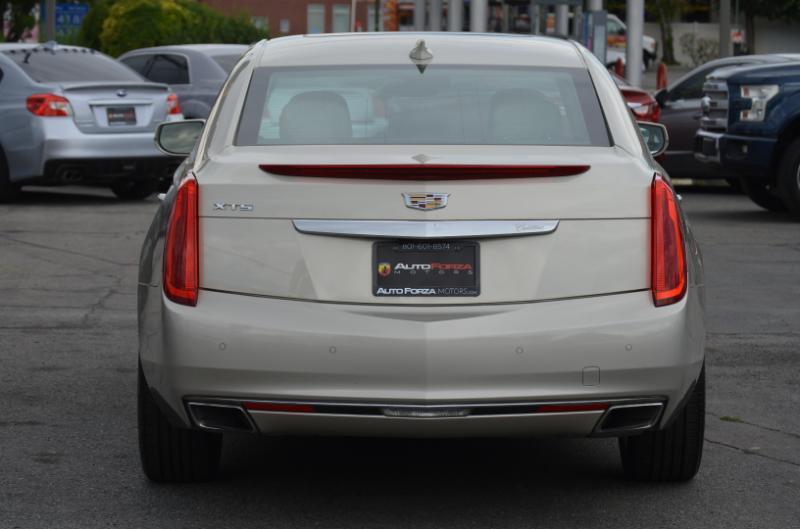 Cadillac XTS  2016