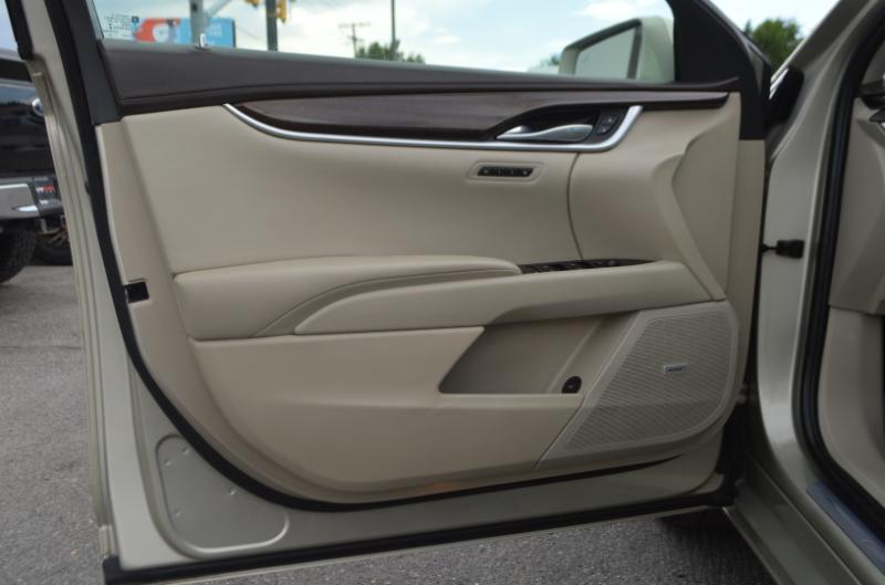 Cadillac XTS  2016