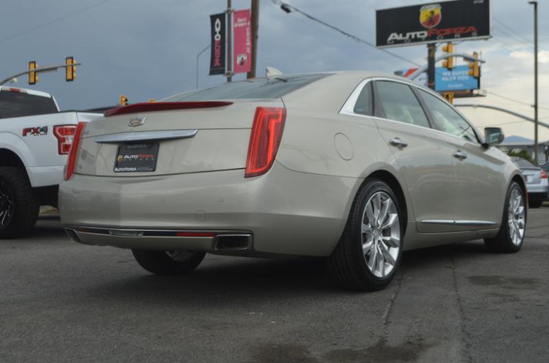 Cadillac XTS  2016
