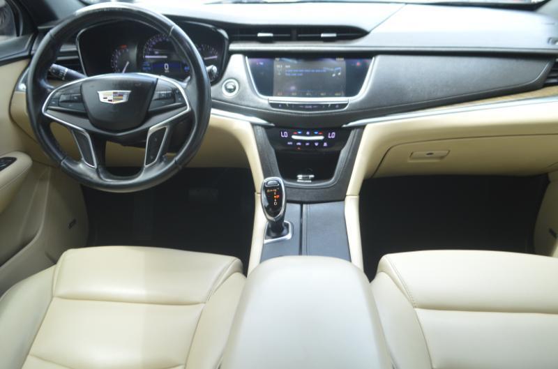 Cadillac XT5 Base 2018
