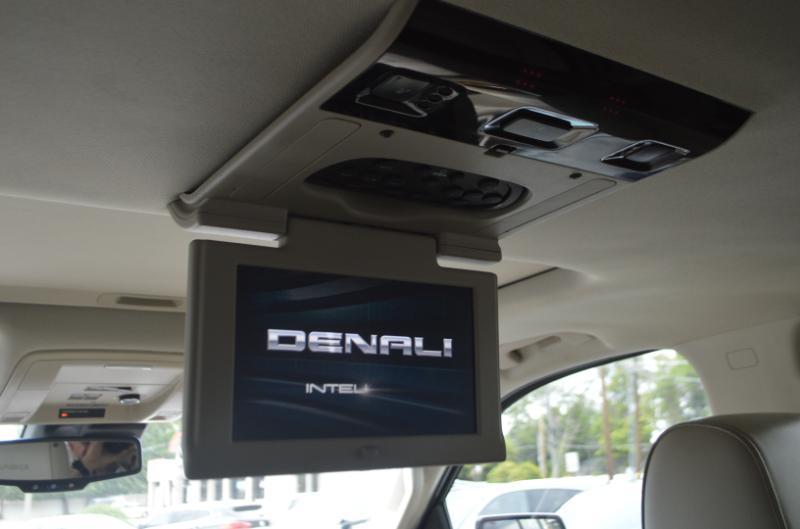 GMC Yukon XL Denali 4WD 2017