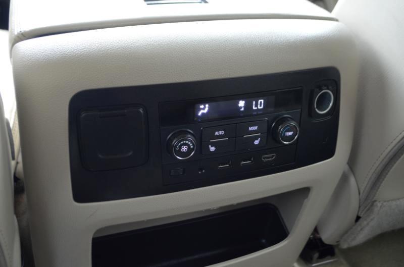GMC Yukon XL Denali 4WD 2017
