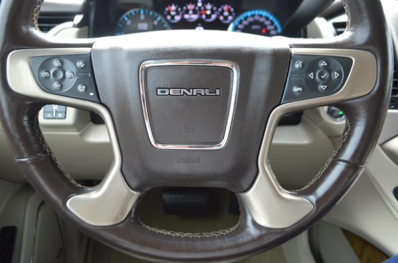 GMC Yukon XL Denali 4WD 2017