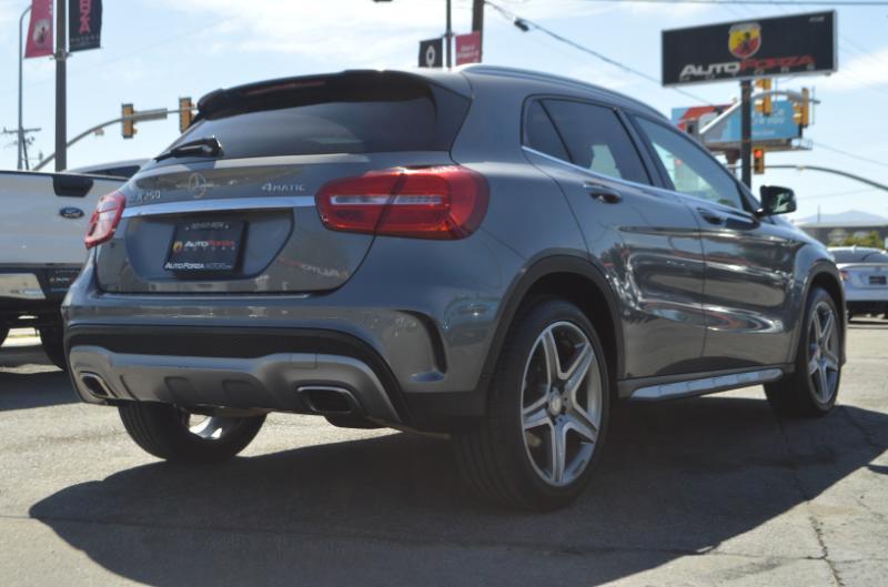 Mercedes-Benz GLA-Class GLA250 4MATIC 2015