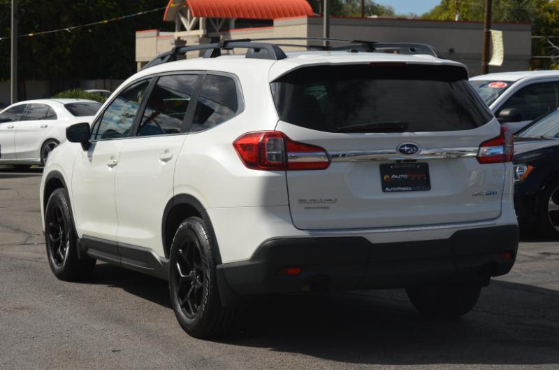 Subaru Ascent Base 8-Passenger 2019