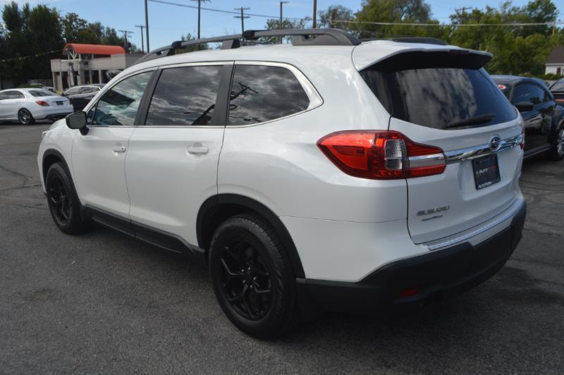 Subaru Ascent Base 8-Passenger 2019