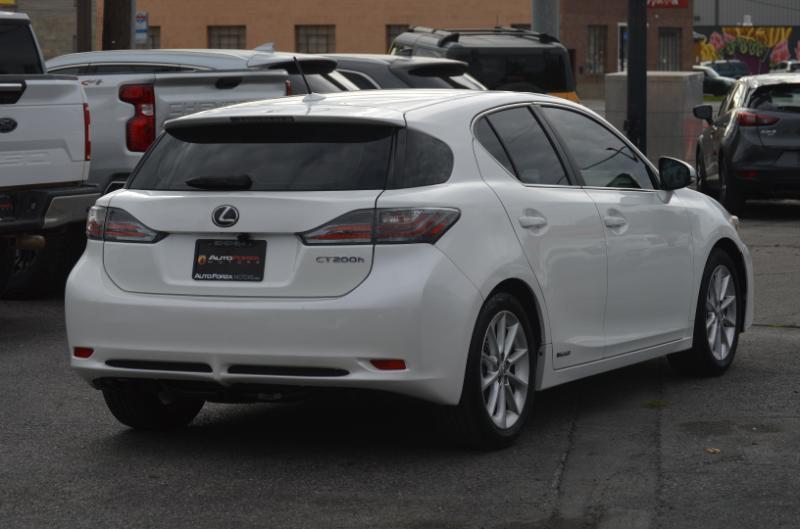 Lexus CT 200h Base 2013