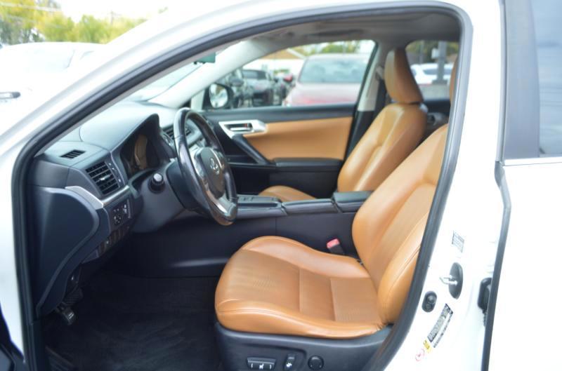 Lexus CT 200h Base 2013