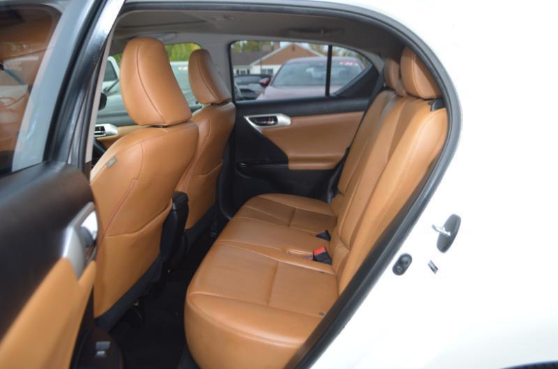 Lexus CT 200h Base 2013