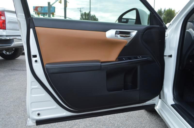 Lexus CT 200h Base 2013