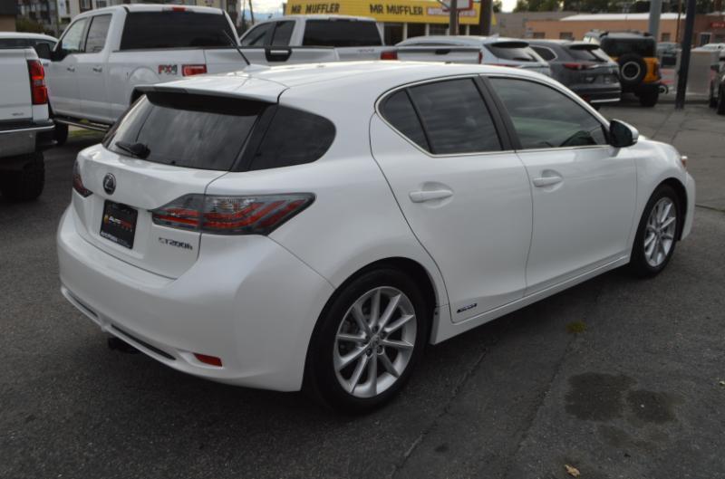 Lexus CT 200h Base 2013