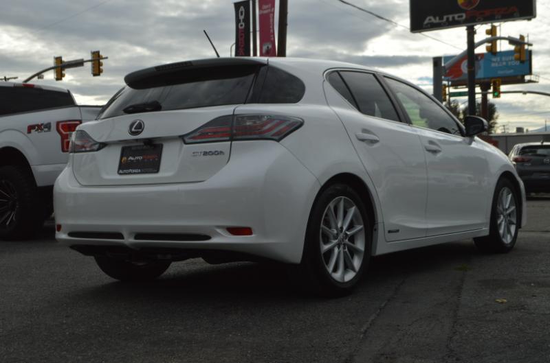 Lexus CT 200h Base 2013
