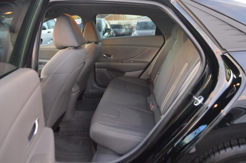Hyundai Elantra Blue Hybrid 2023